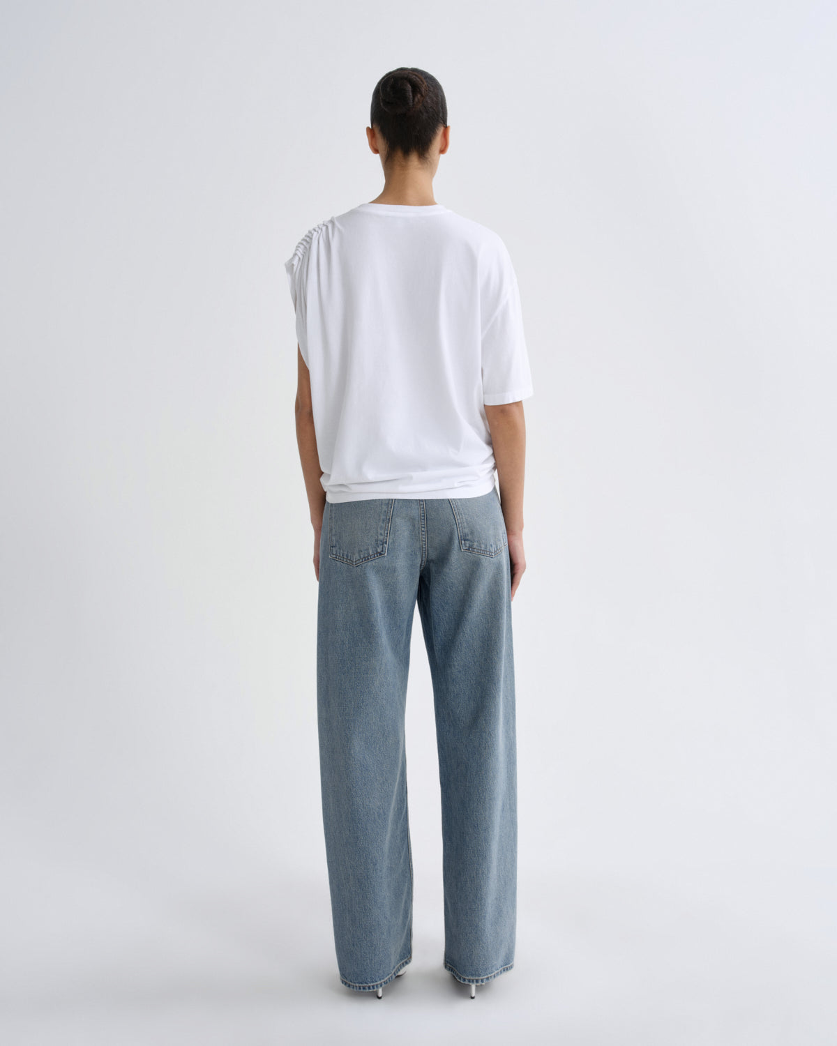 Women Roma T Shirt in White - Agolde