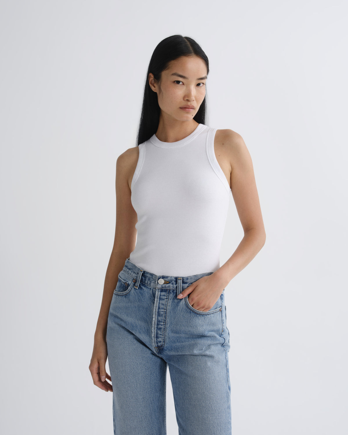 Women Leigh Tank in White - Agolde