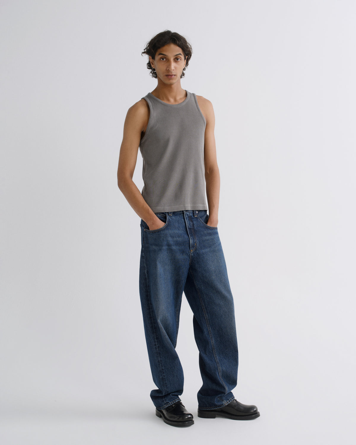 Men Viggo Rib Tank in Pewter - Agolde